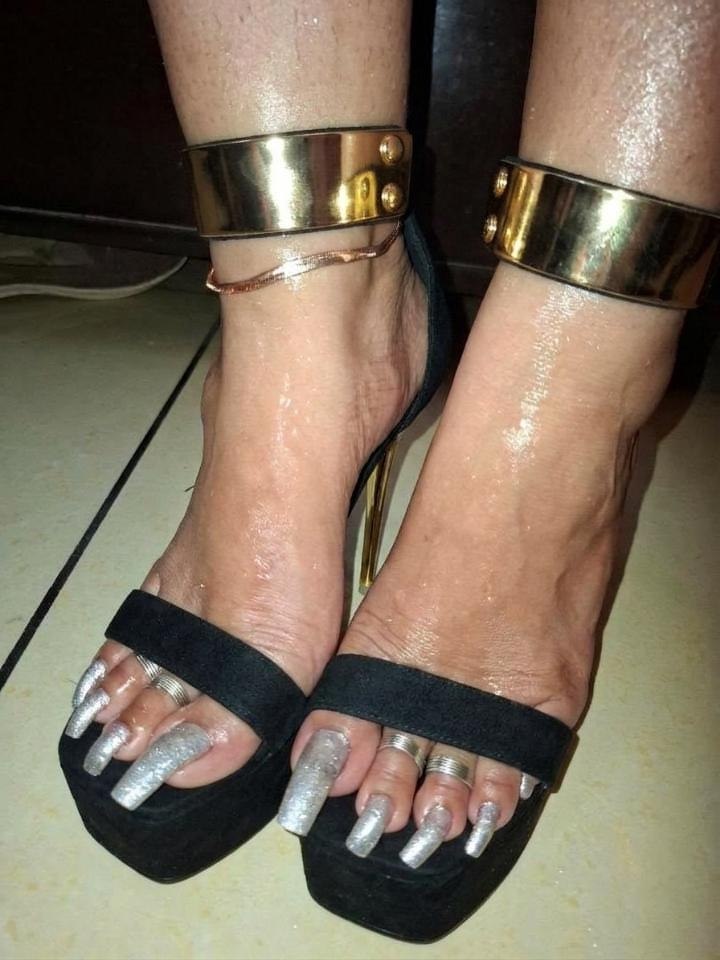 Vejle BDSM Mistress Anu unique long nails photo